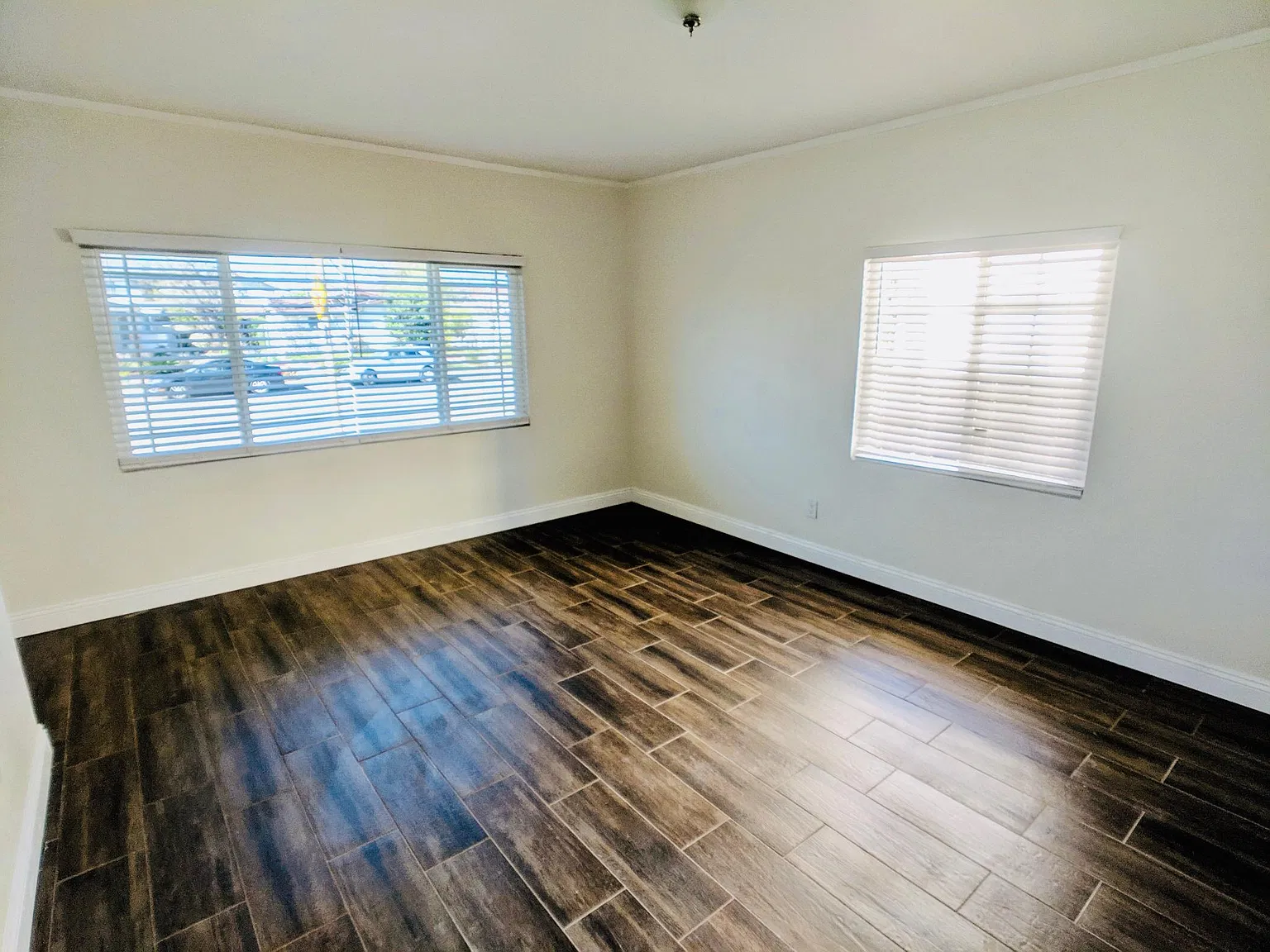 2020 Arlington Ave — Photo 4