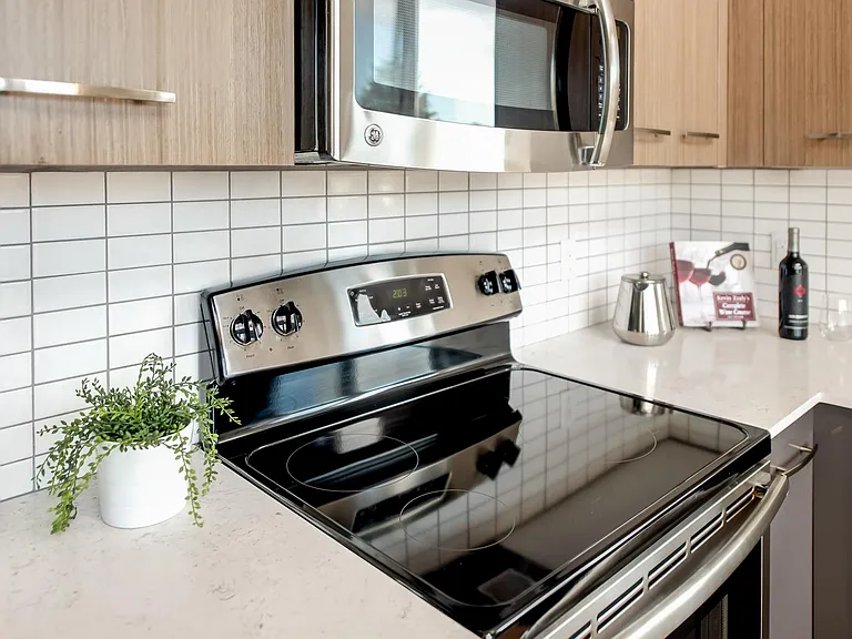 Zephyr Apartments — Photo 51