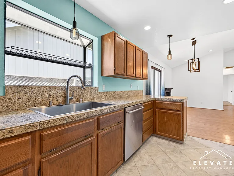 938 Wood Sorrel Dr — Photo 9