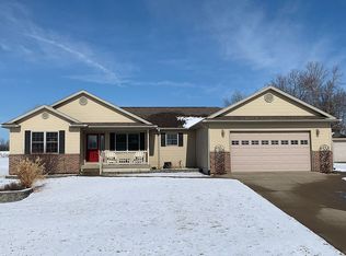 1737 Hilltop Rd, Mount Pleasant, IA 52641