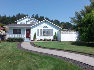 2153 Olsen Ct, Fortuna, CA 95540