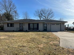 207 Pleasantview Dr, Hamilton, IL 62341