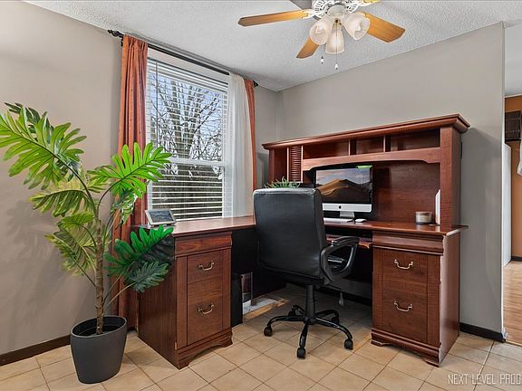 3rd image of 5325 Creekside Dr APT D