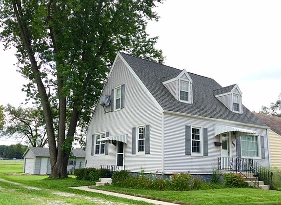 2nd image of 210 Toni St
