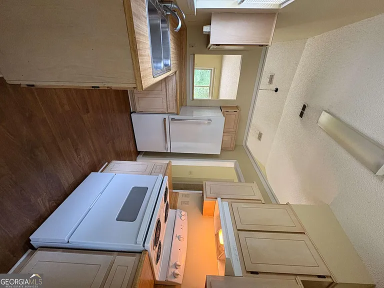 233 W Lakemont Dr #B — Photo 7