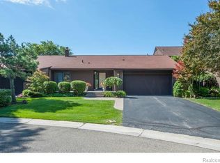 2045 Bordeaux St #5, West Bloomfield, MI 48323