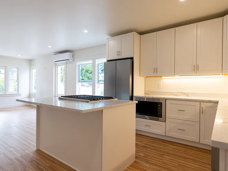 3712 Richmond St — Photo 24