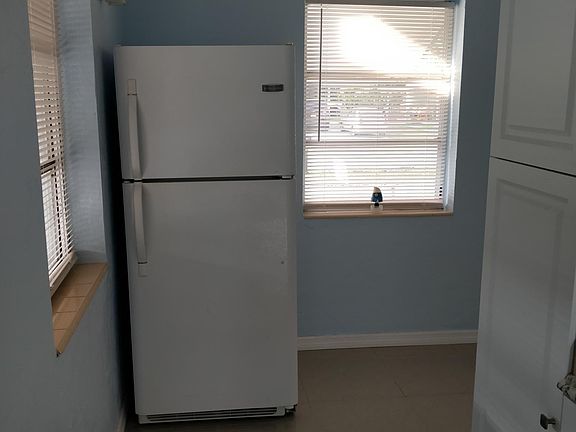 4th image of 8190 Aero Ave