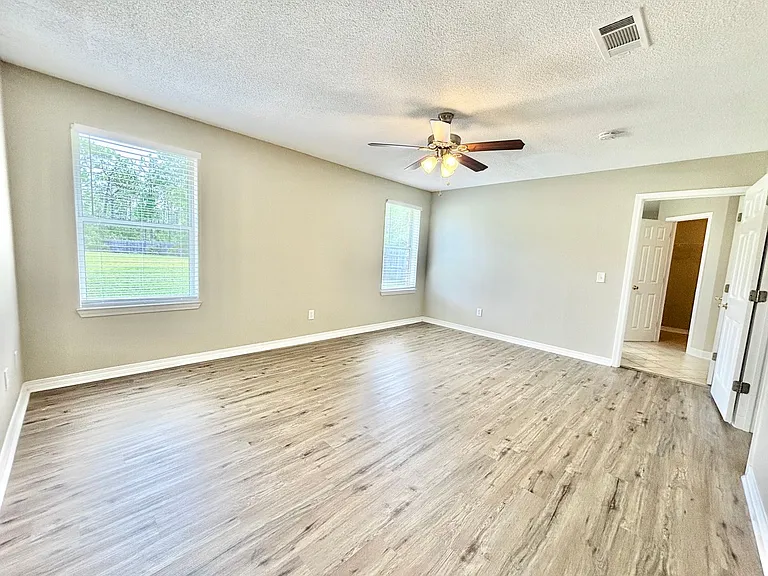 5087 Cassia Dr — Photo 7