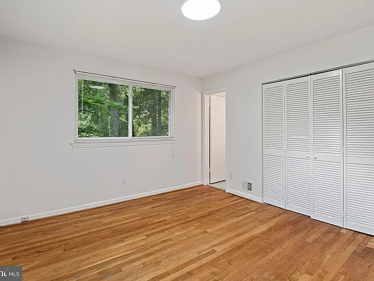 8701 Parliament Dr — Photo 17