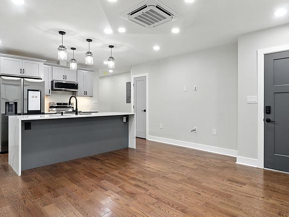 2nd image of 2256 High St SE APT 2