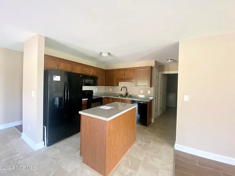 532 Millbrooke Cir — Photo 6