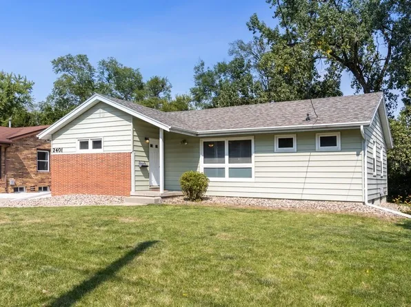 2401 Meadow Ln, West Des Moines, IA 50265