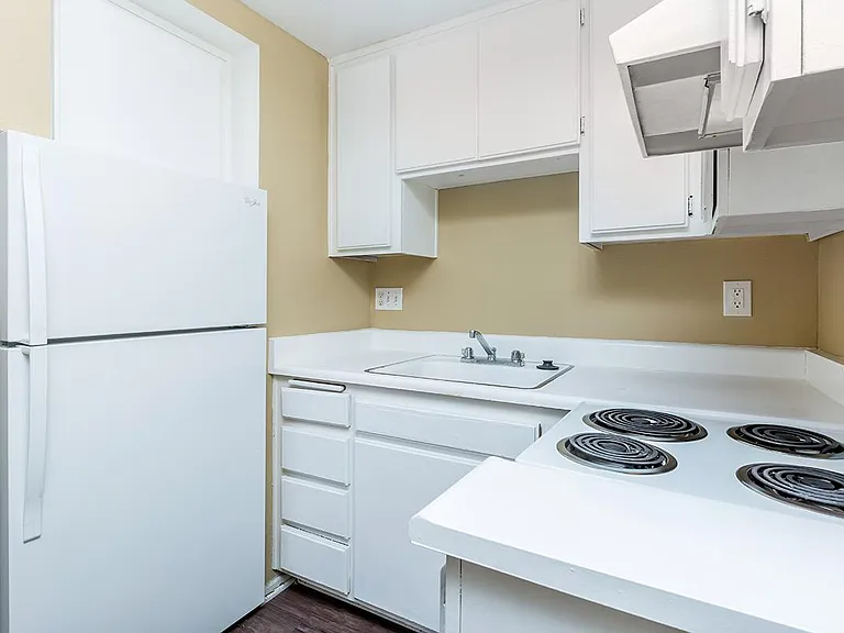 La Ventana Apartments — Photo 40