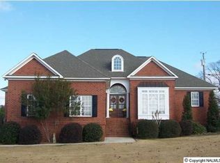 20 Bent Brook Dr, Albertville, AL 35951