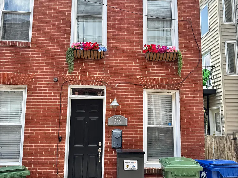 900 S Belnord Ave — Photo 2
