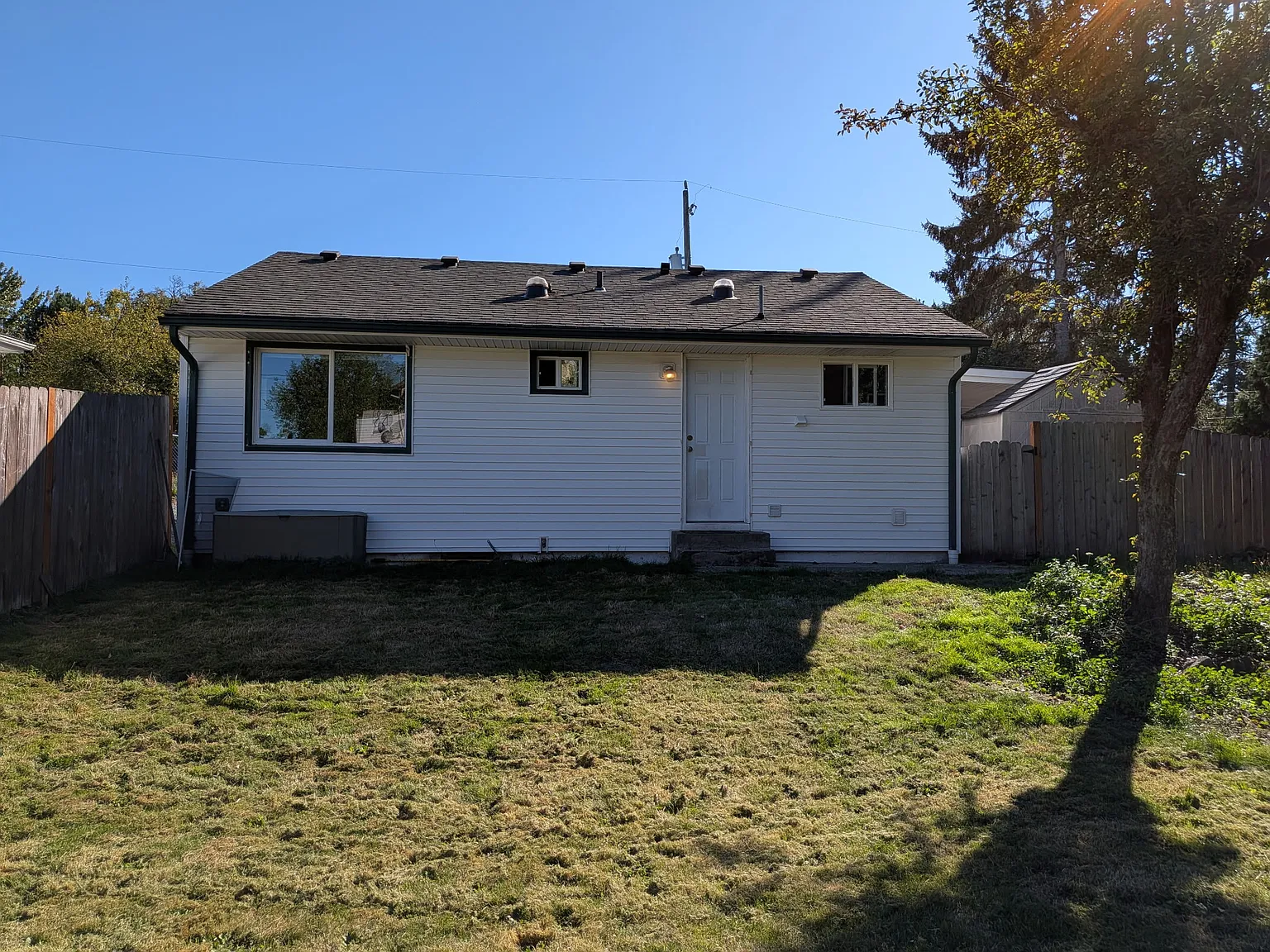 2 bed, 720 sqft, $2,325 — Photo 3