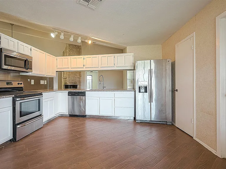 19510 Westhaven Dr — Photo 19