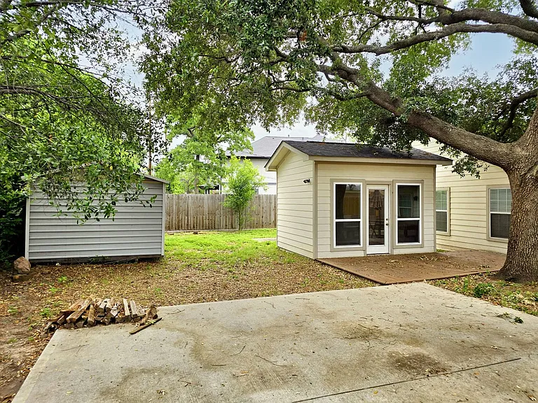 1446 Curtin St — Photo 23