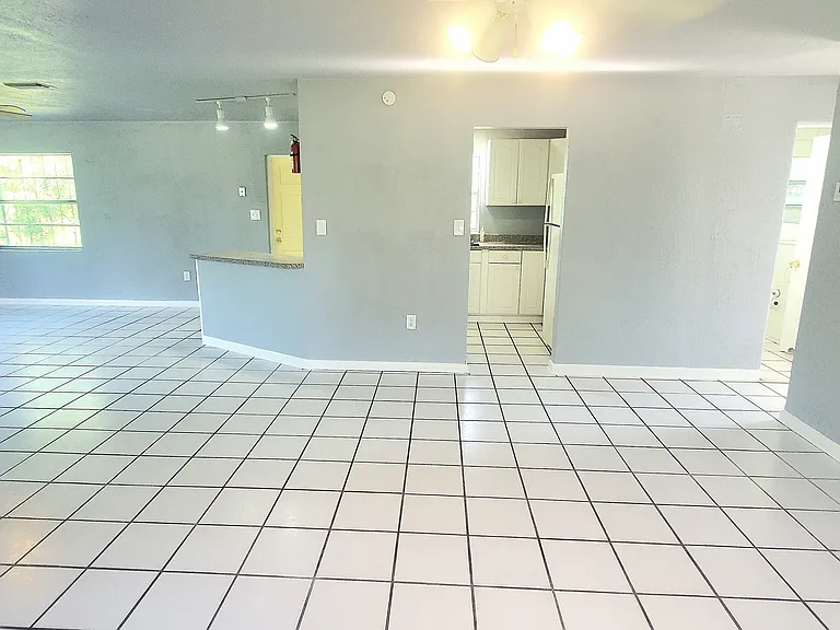 3306 Avenue Q — Photo 3