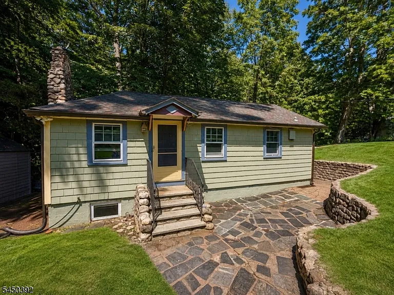 12 Cook Ln #A — Photo 1
