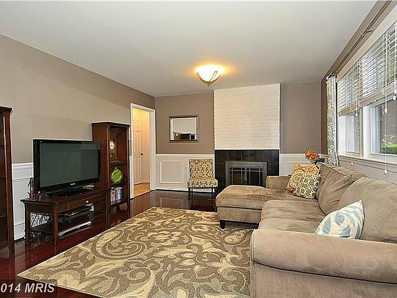 5th image of 10213 Stratford Ave