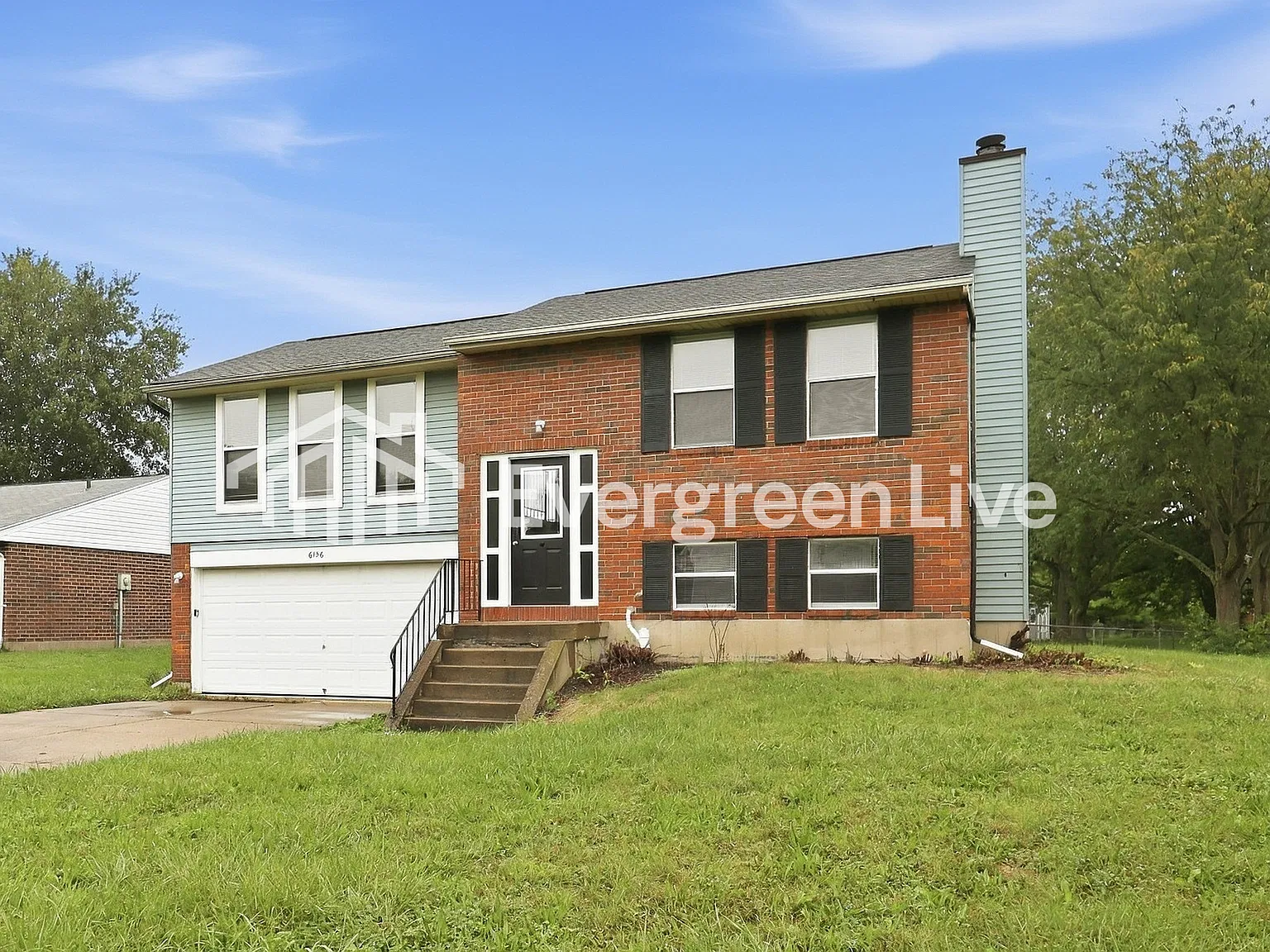 3 bed, 2.0 bath, 1439 sqft, $2,095 — Photo 2