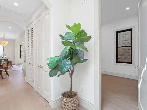 83 Liberty Place image 43 of 45