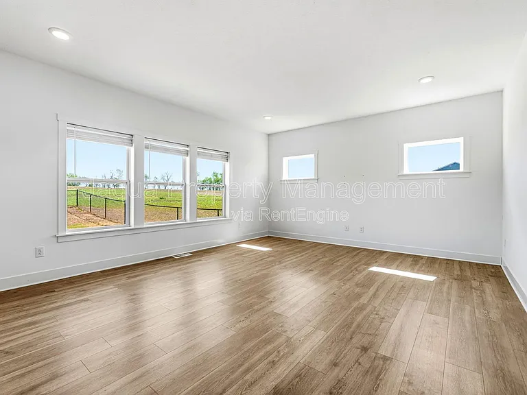 9424 Snow Valley Dr SE — Photo 8