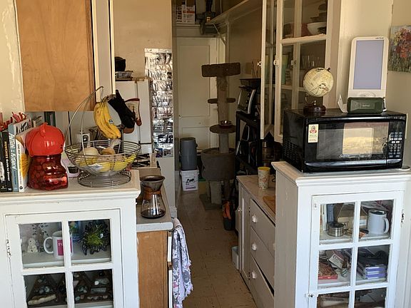5th image of 228 Kelton St APT 4