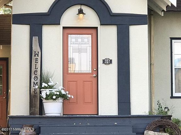 3rd image of 207 Johnson Ave S
