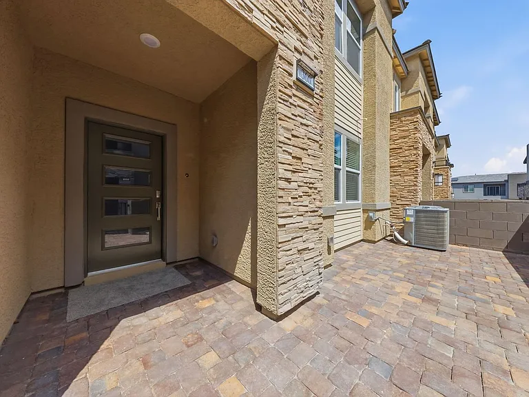 366 Francis Peak Dr — Photo 1