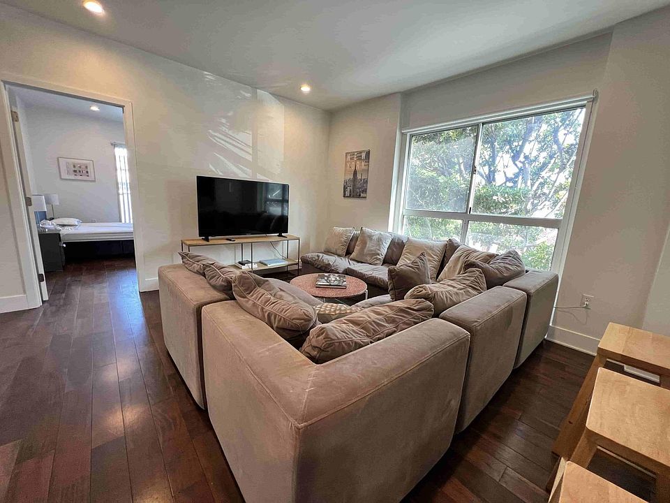 1st image of 1749 N La Brea Ave