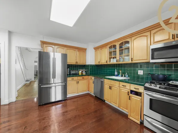 1530 East 2nd Street image 17 of 25