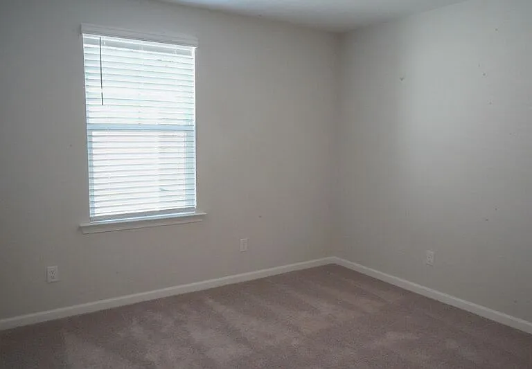 142 Brookline Dr — Photo 36