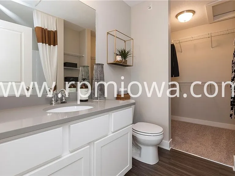 159 NE 23rd Ln — Photo 18