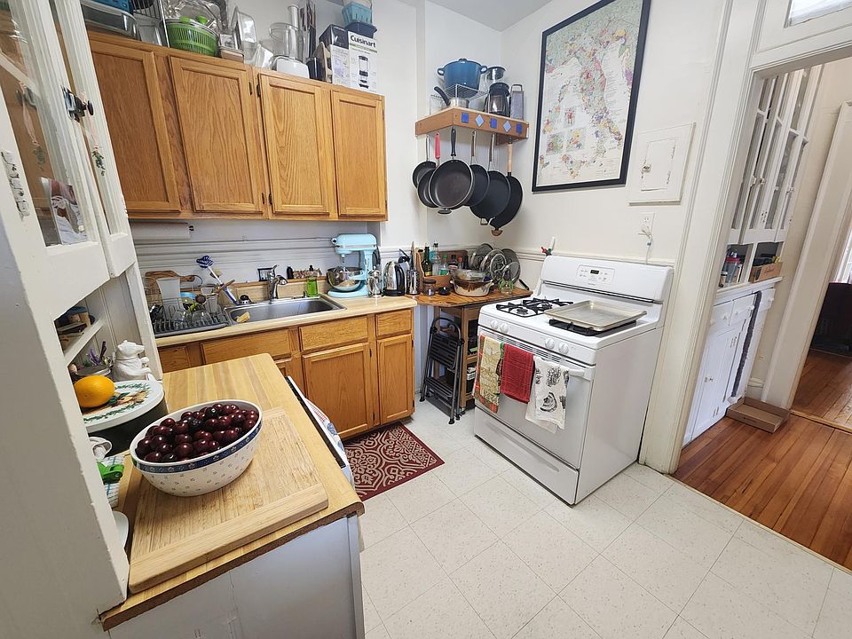1st image of 10 S Arthur Ashe Blvd APT 12