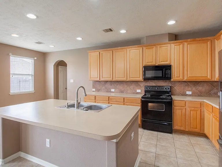 6126 Menor Crest Dr — Photo 10