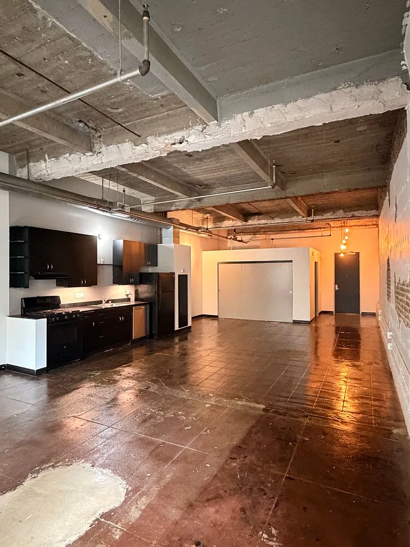 Hellman Lofts — Photo 4
