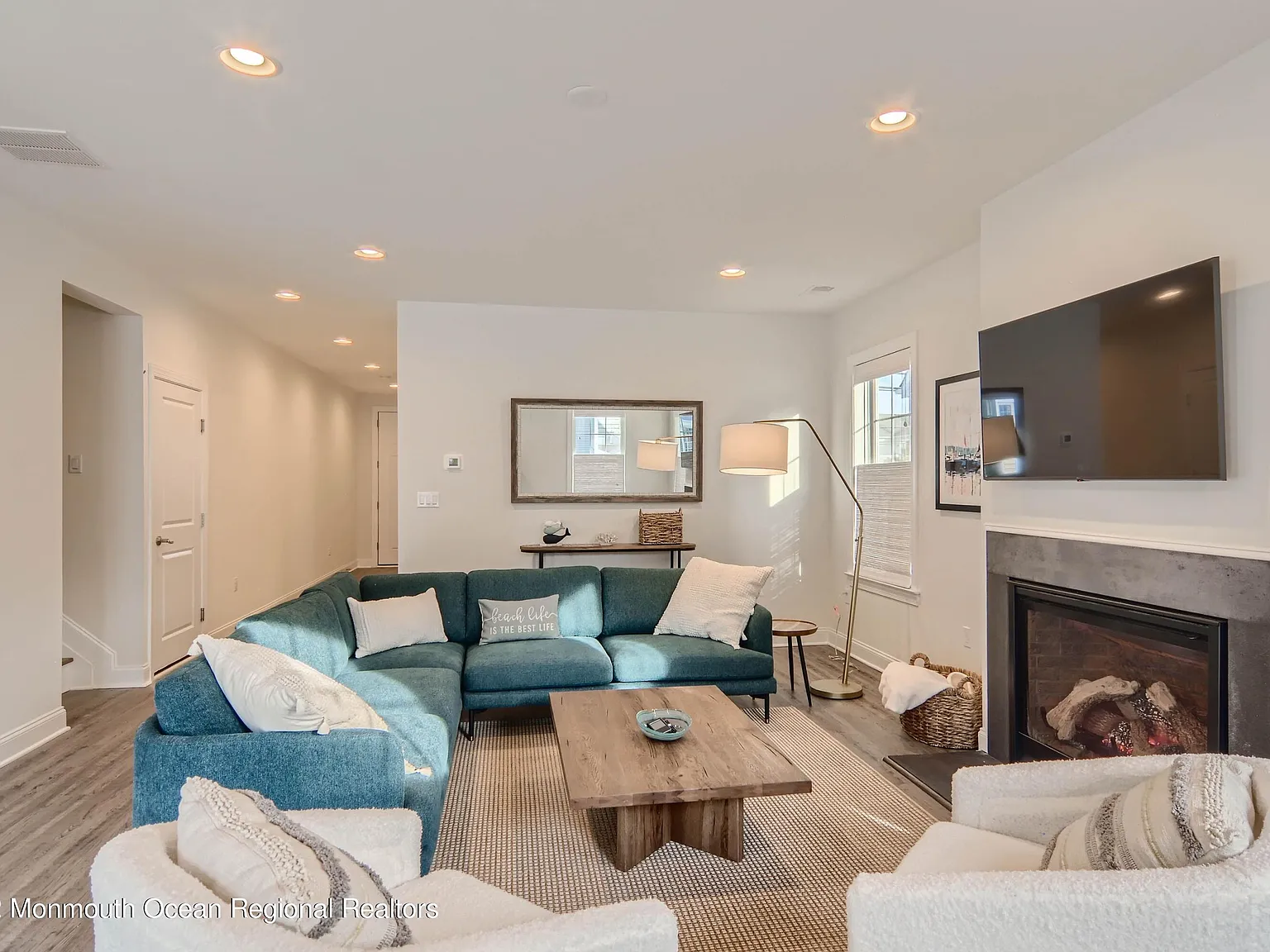 6 bed, 3948 sqft, $16,000 — Photo 3