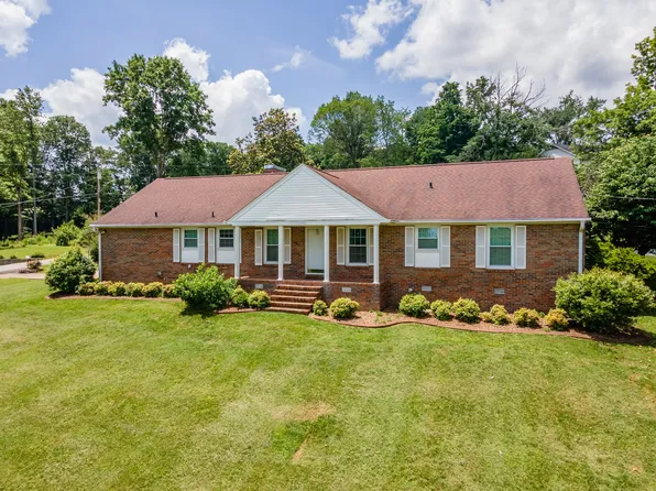 1301 White Dr, Lewisburg, TN 37091