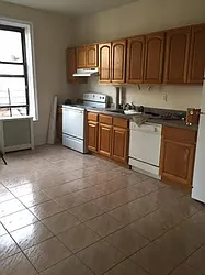 Rented by Roberto Guilbet, LREB