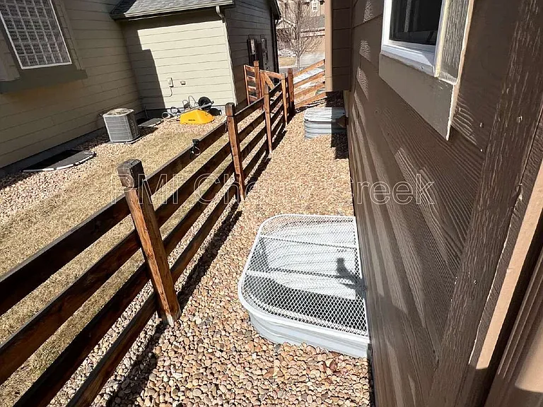22472 E Union Cir — Photo 26