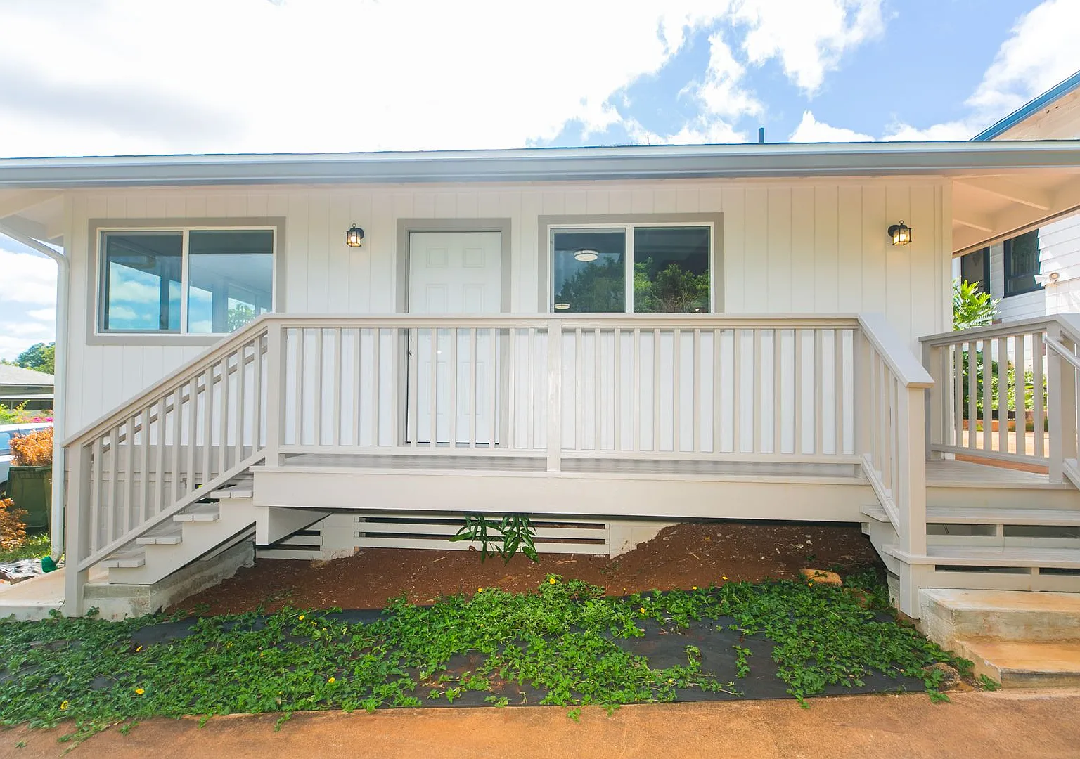 Newly built 2 bedroom 2 full bath full size kitchen + living area detached SFH Aiea Heights — Photo 1