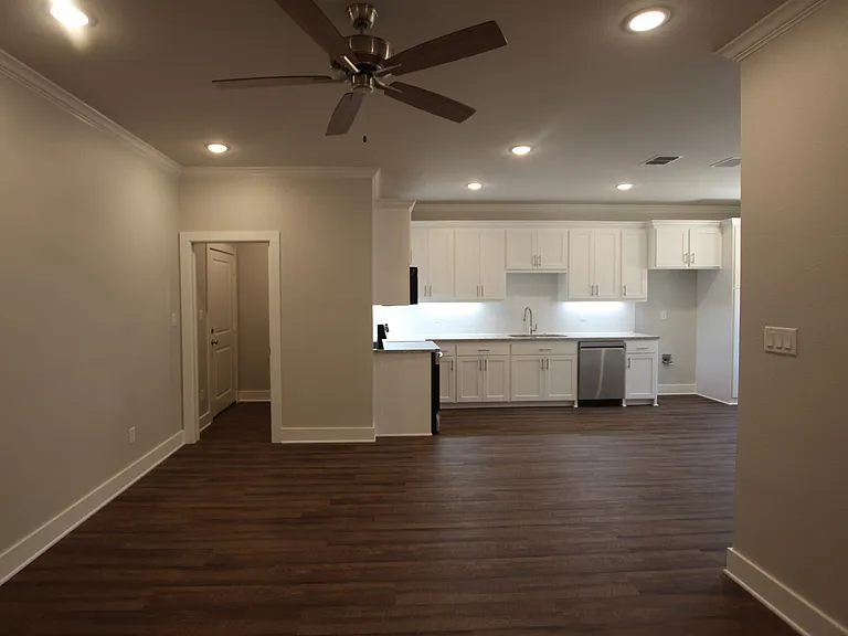 727 Freedom Way — Photo 10