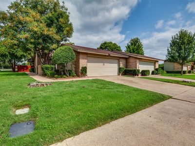 801 Shady Creek Ln, Bedford, TX, 76021