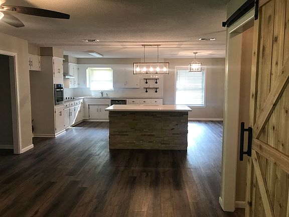 2nd image of 354 E Greenfield Dr