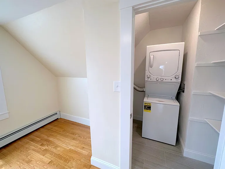 112 Hudson St #1 — Photo 8
