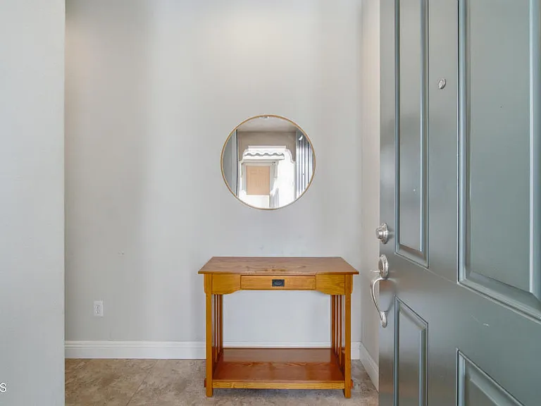 3146 N Ventura Rd — Photo 3