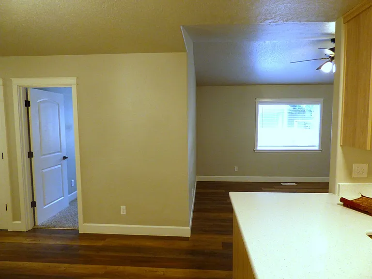 3576-3578 Fisher Ct NE — Photo 16